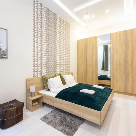 Apartment Luxury Downtown Dream By Prestige Homes *